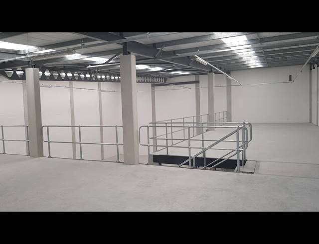 608M² FACTORY FOR SALE IN STIKLAND